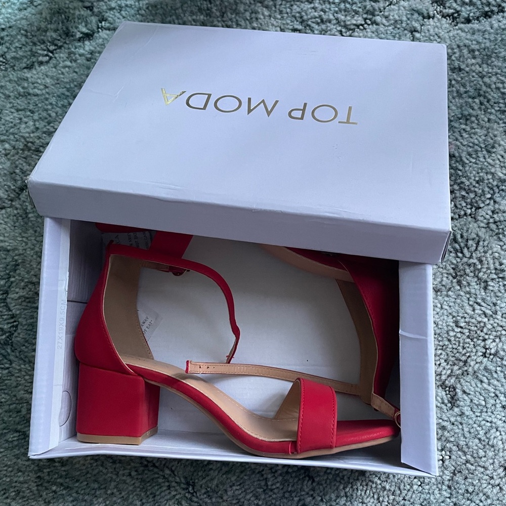 women’s heels. size - 8